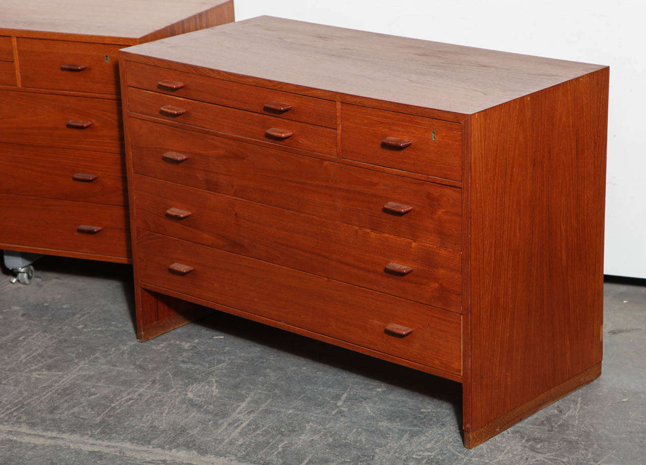 Teak Chest Six-Drawer Dresser by Hans Wegner for Ry Mobler 2