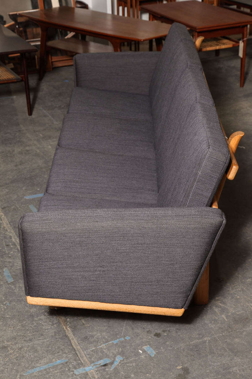 Scandinavian Modern GE-234/4 Oak 4-Seater Sofa by Hans Wegner
