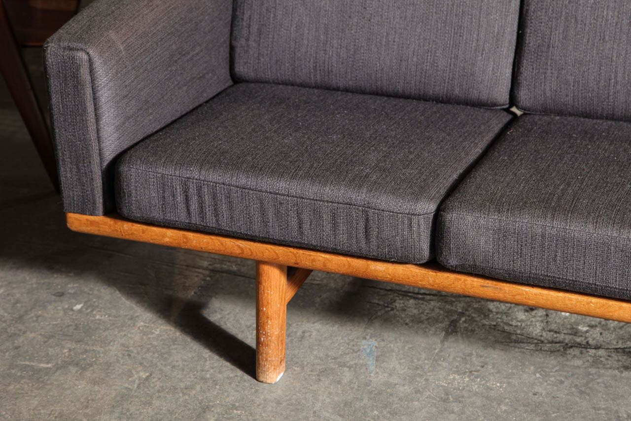 GE-234/4 Oak 4-Seater Sofa by Hans Wegner 1