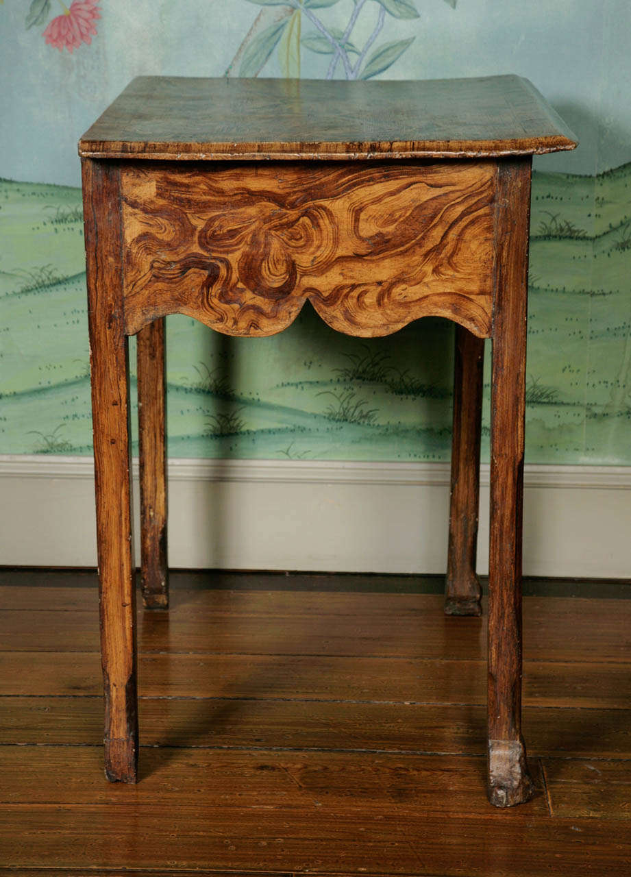 Early 18th Century Painted Simulated Burr Side or Hall Table, Possibly American In Good Condition For Sale In London, GB