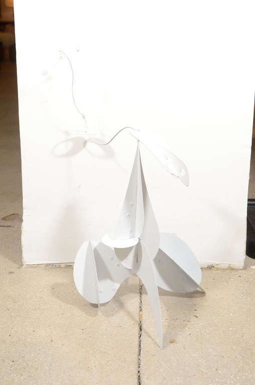 This modern mobile is a kinetic sculpture by contemporary New York artist/sculptor Jim Hunter. Jim Hunter (b. 1963) was born in the Pacific Northwest and had a passion for art at a very young age. He studied 