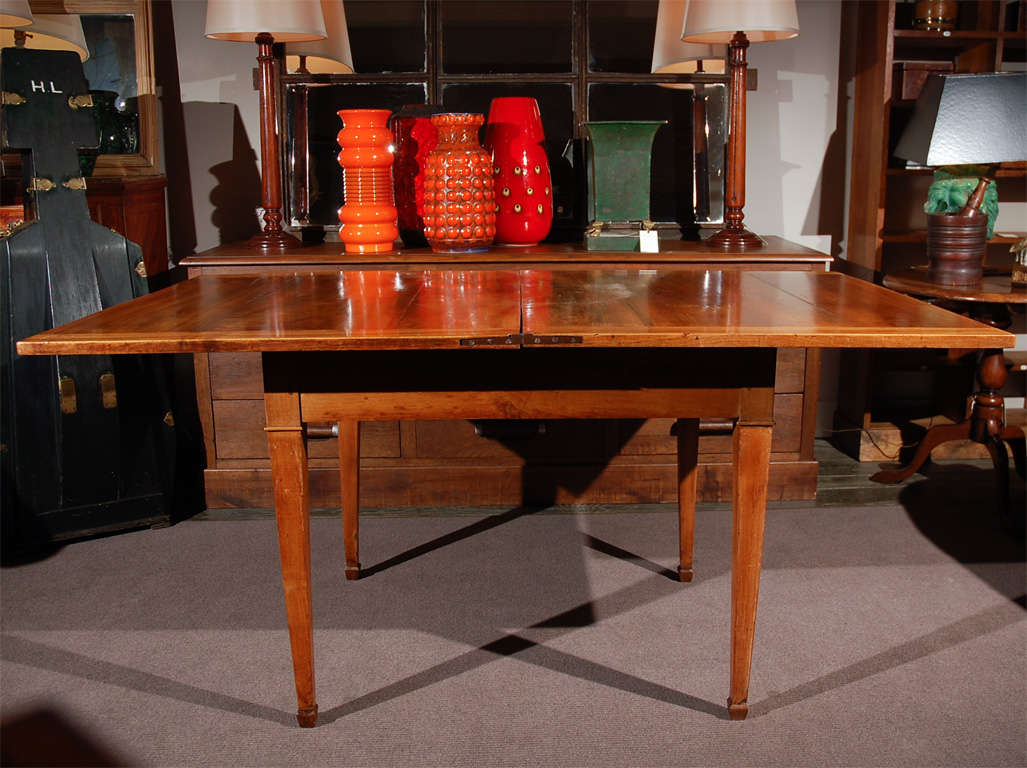 1860s French Rectangular Cherrywood Extension Table 3