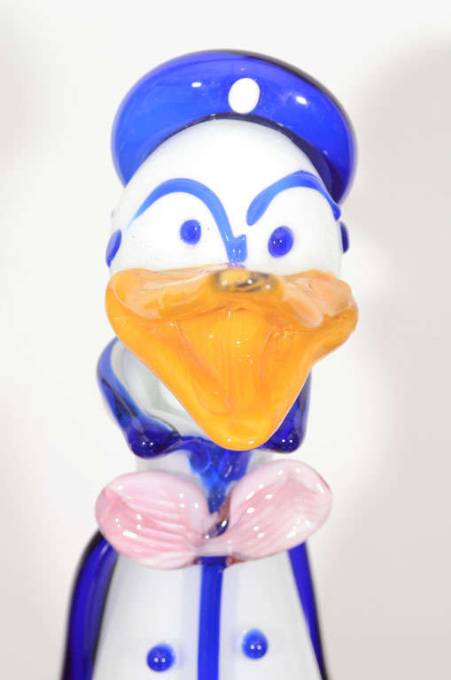 Signed Murano Donald Duck Decanter In Excellent Condition In New Jersey City, NJ
