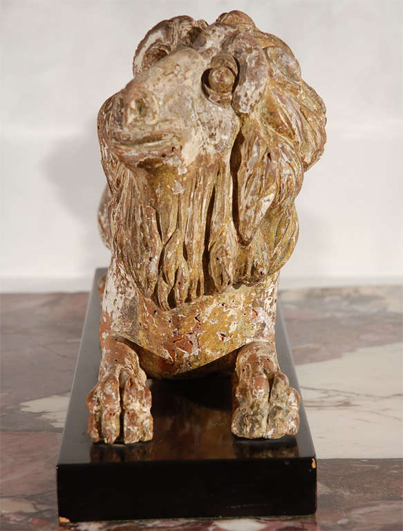 Unknown Late 17th to Early 18th Century Carved Seated Lions For Sale