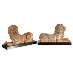 Late 17th to Early 18th Century Carved Seated Lions 2