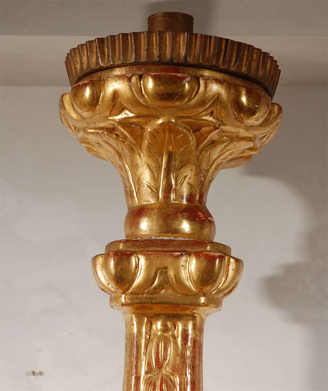 Pair of Late 18th Century Italian Giltwood Candlesticks For Sale 1