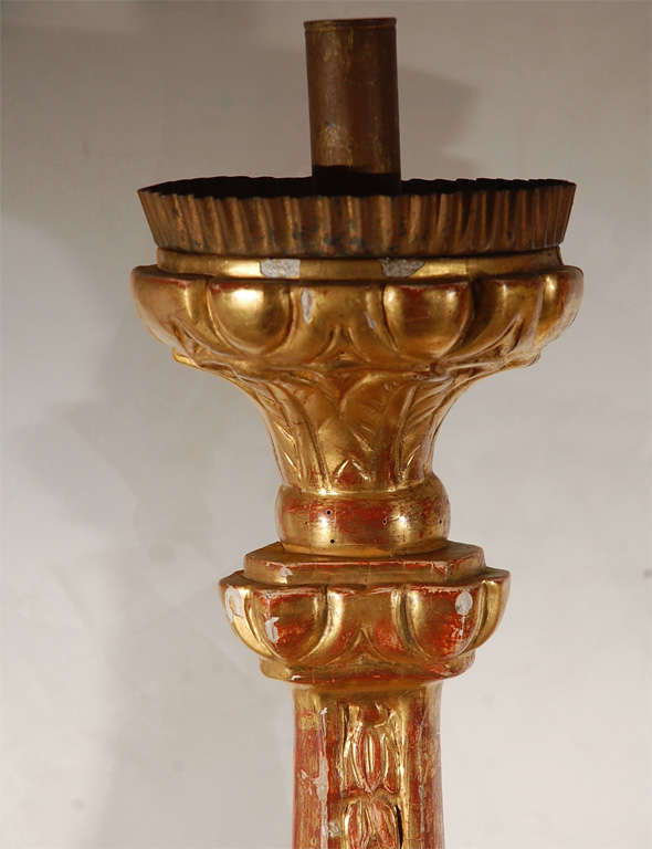 Pair of Late 18th Century Italian Giltwood Candlesticks For Sale 2
