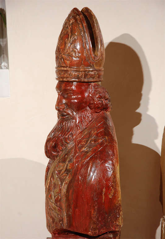 Pair of 18th Century Carved Wood Italian Popes For Sale 3