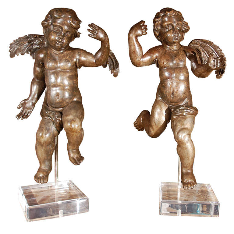 Pair of Late 17th Century Italian Cherubs For Sale