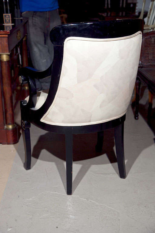 20ième siècle Chaises à accoudoirs en bois ébonisé de designer français de style Wood Regency, Europe, années 1950 en vente