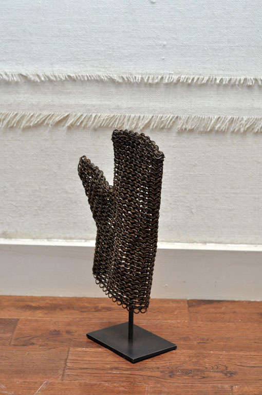 chainmail hand armor