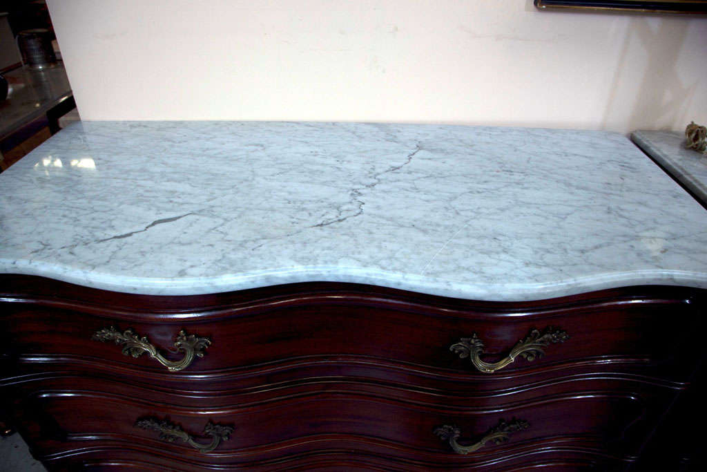 Pair of Marble  Top  Mahogany  Three  Drawer  Dressers For Sale 3
