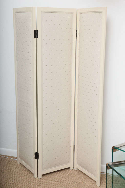 Mid-Century Modern Diamond Patterned and Bone Lacquered Upholstered Three Panel Room Divider For Sale