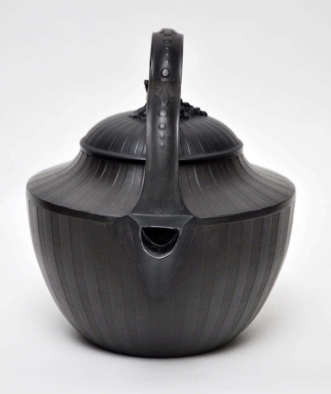 Early 19th Century Wedgwood Basalt Rum Kettle For Sale