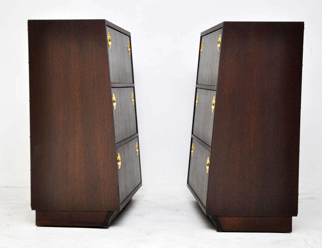 Dunbar Pair of Chests by Edward Wormley In Excellent Condition In Chicago, IL