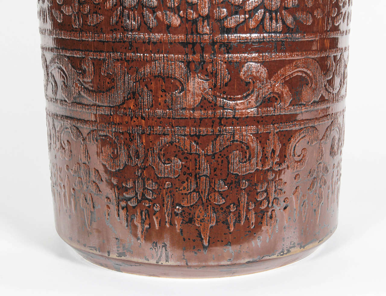 Thai Ceramic Vessel In Excellent Condition For Sale In New York, NY