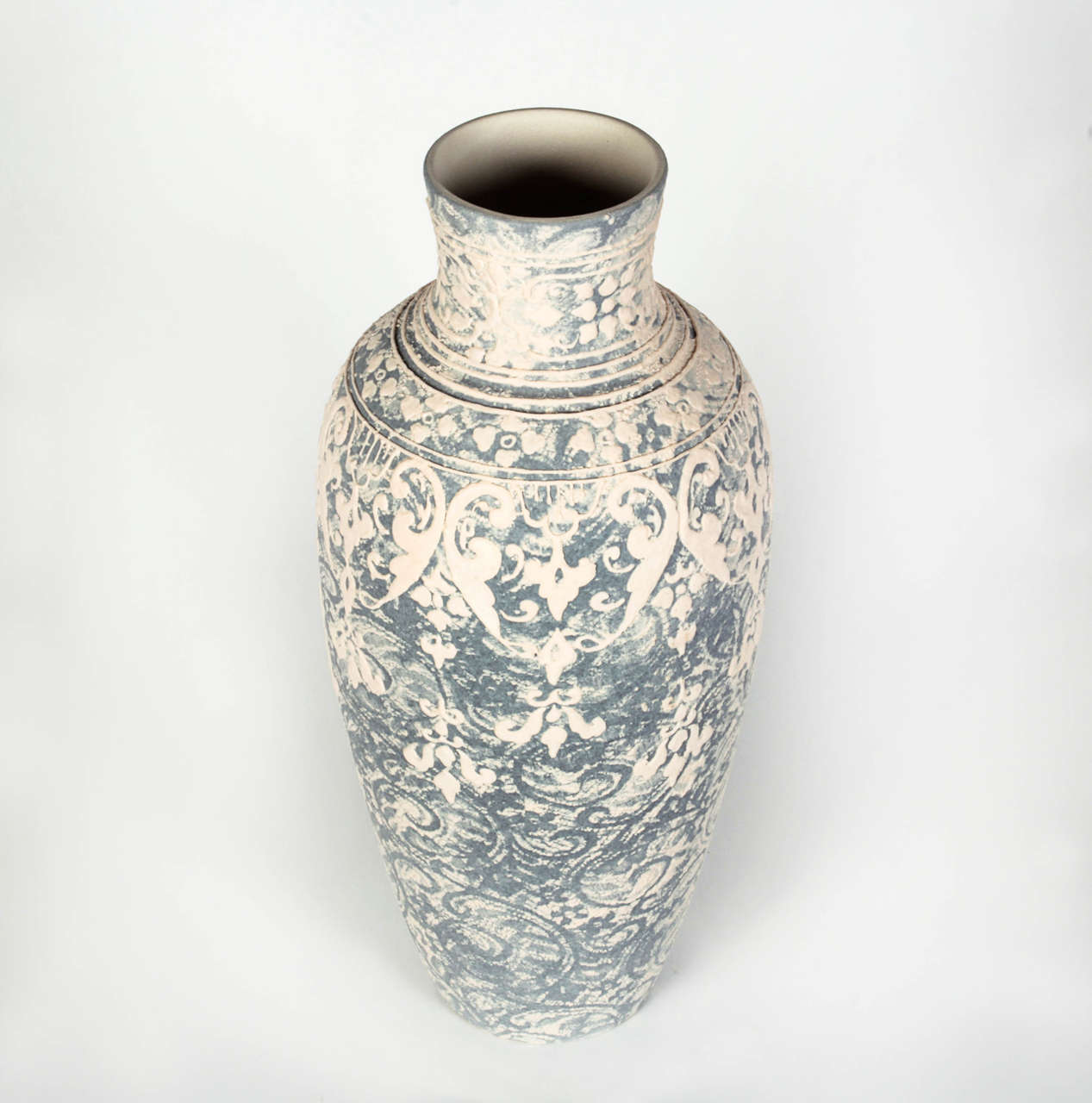 Thai Ceramic Vase In Excellent Condition In New York, NY