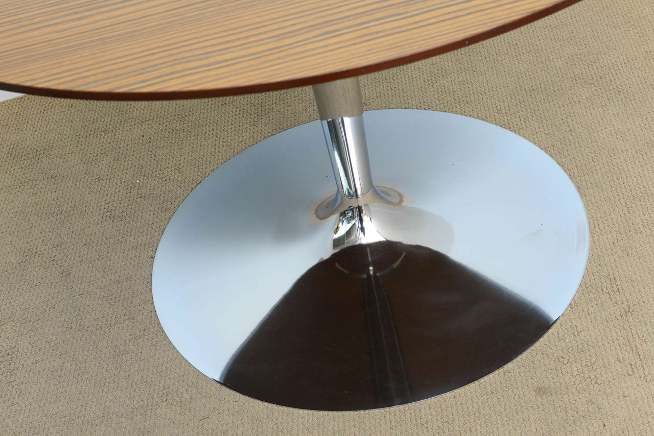 1980s Beautiful Modern Italian Tulip Dining Table In Excellent Condition In Miami, FL
