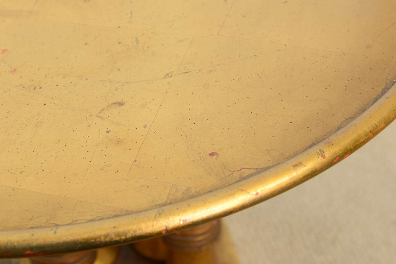 Chic Stylized Egyptian Revival 1960s Italian Gilded Modern Side Table For Sale 1