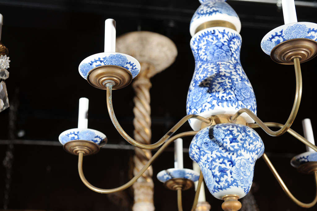 Dutch Baroque Style Blue and White Chandelier 4