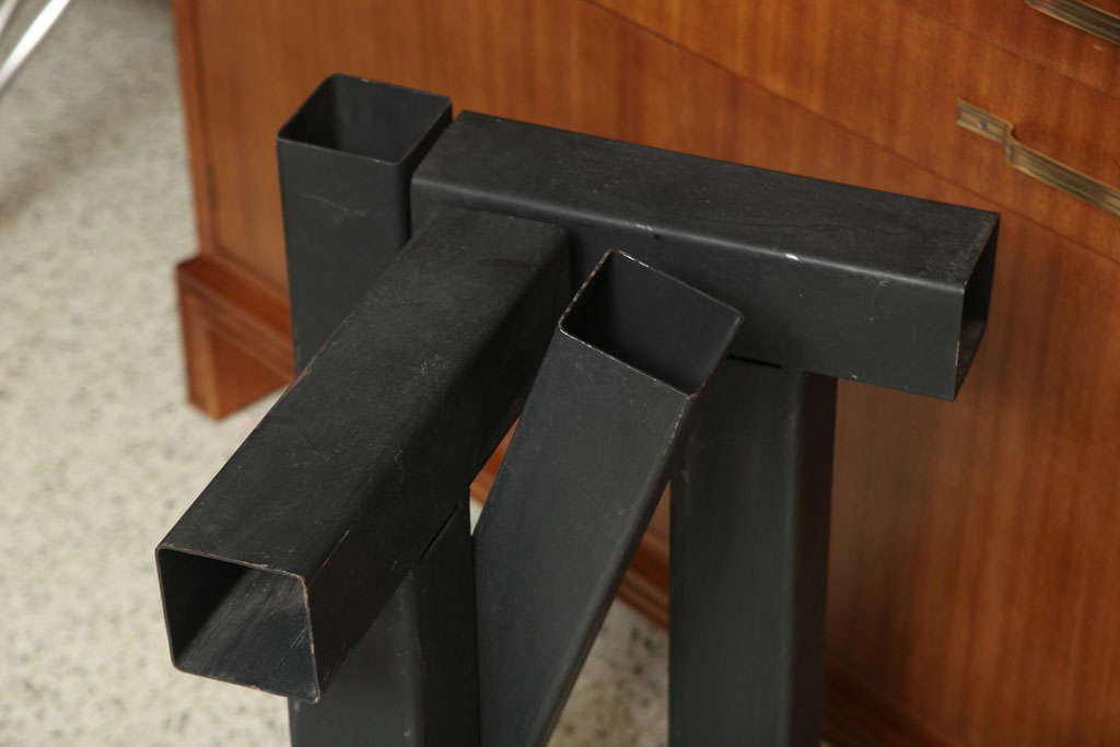 Americano Scultura di Tony Rosenthal in vendita