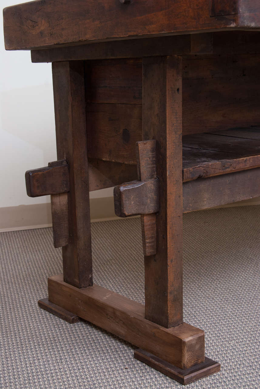 Oak Carpenter's Bench In Excellent Condition In Baltimore, MD