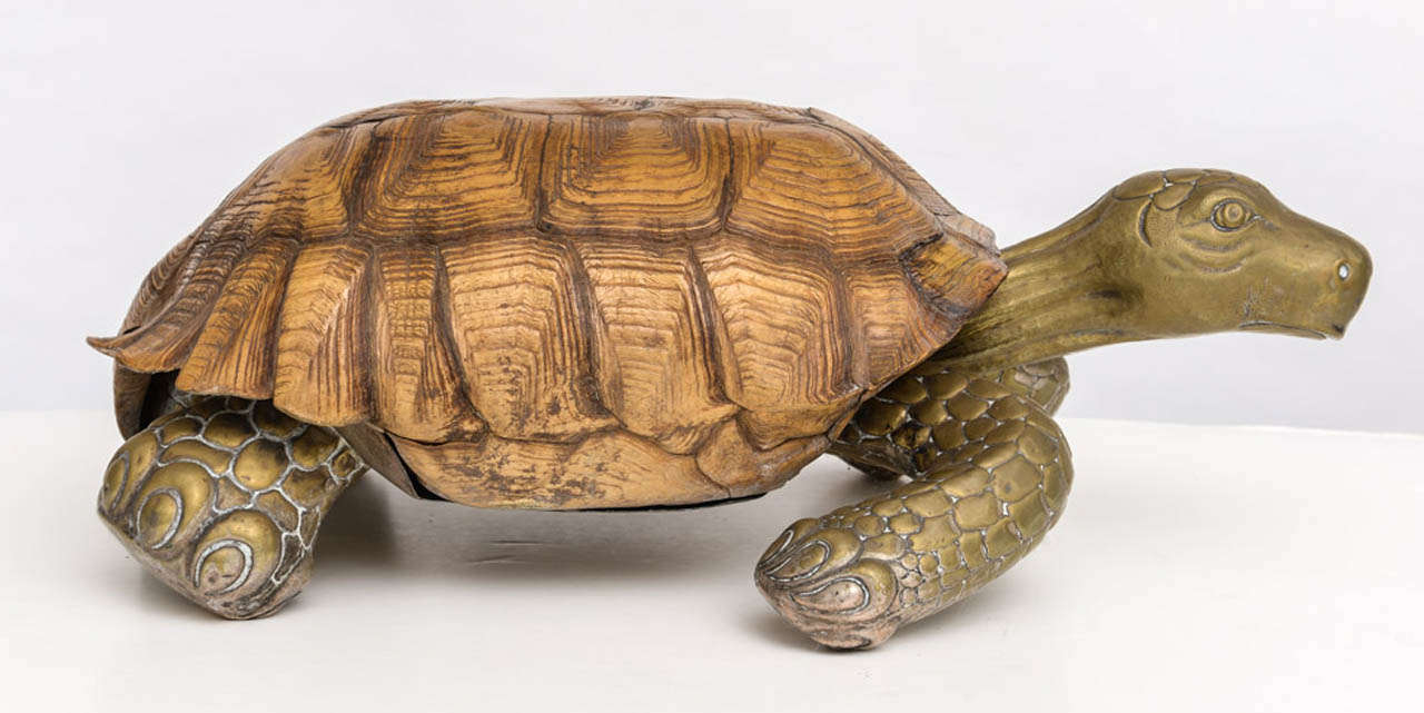 Large vintage turtle made of brass and with a highly realistic shell-