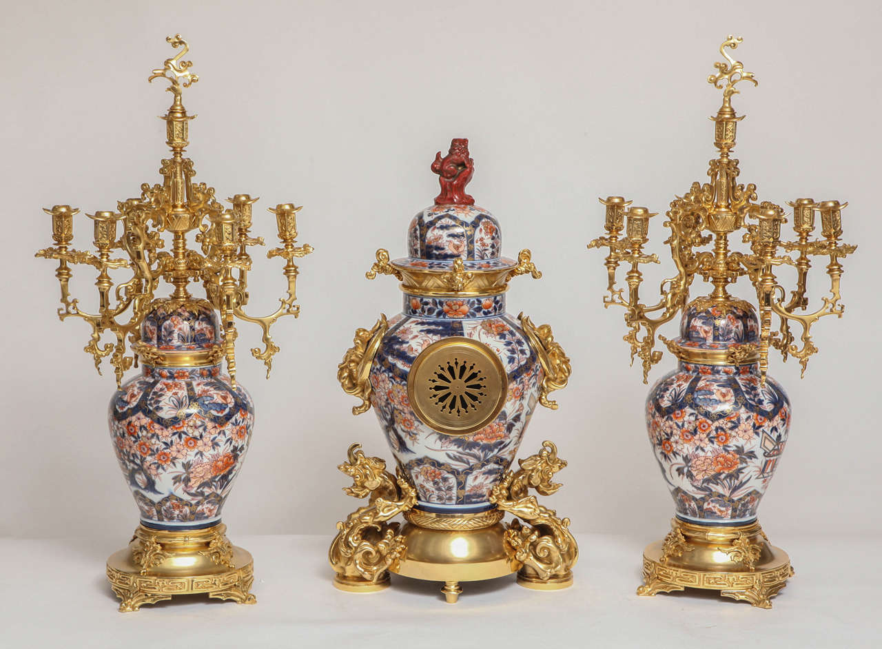 Antique French Chinoiserie Ormolu and Porcelain Three-Piece Clock Graniture For Sale 1