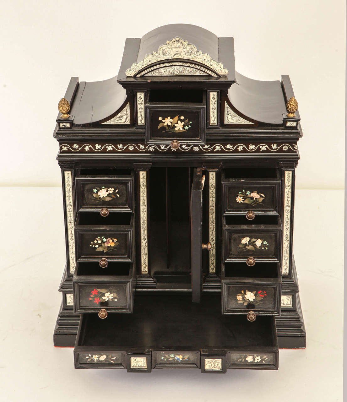 Late 19th Century Italian Ivory and Pietra Dura inlaid small Cabinet In Excellent Condition For Sale In Roma, IT