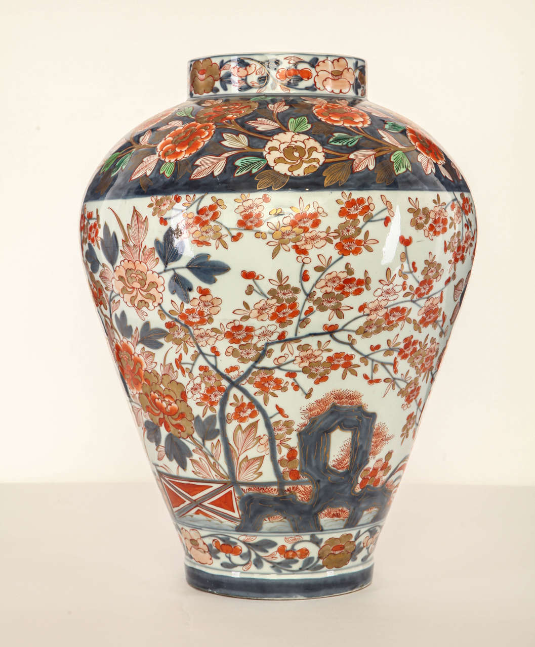Japanese Late 18th Century Pair of Imari style Vases