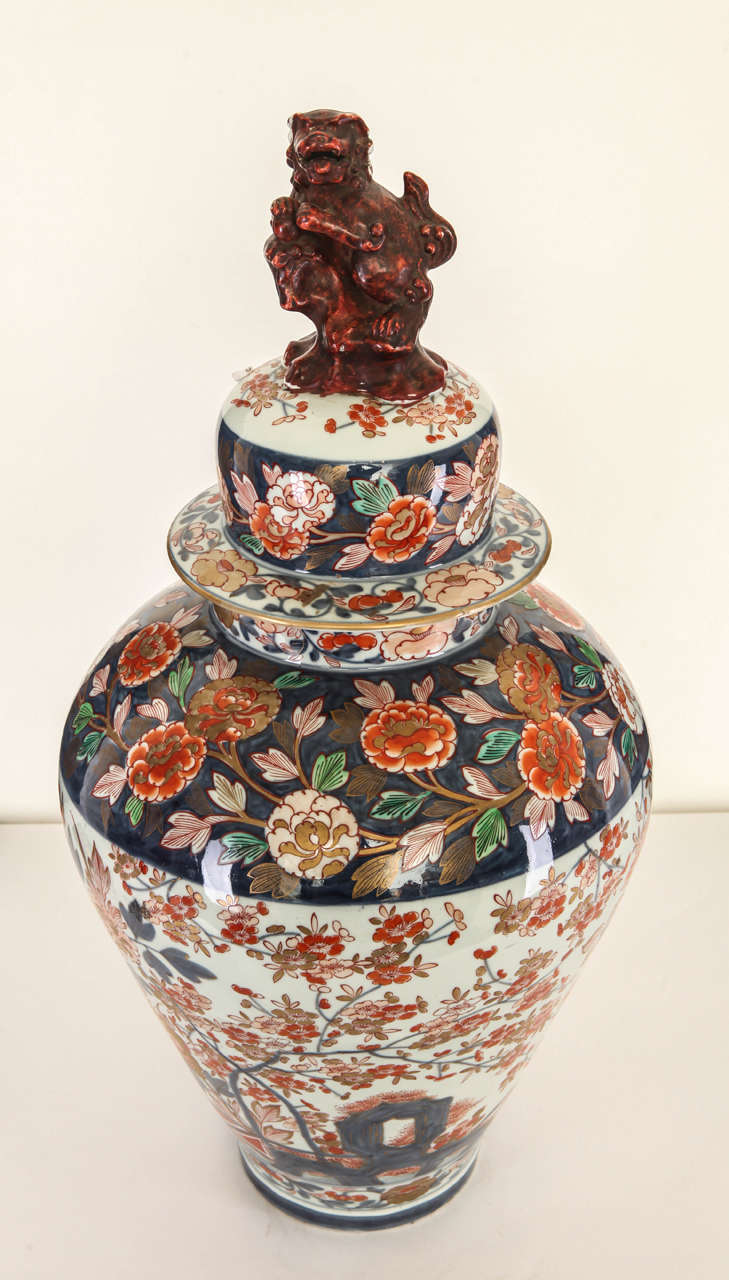 Late 18th Century Pair of Imari style Vases 3