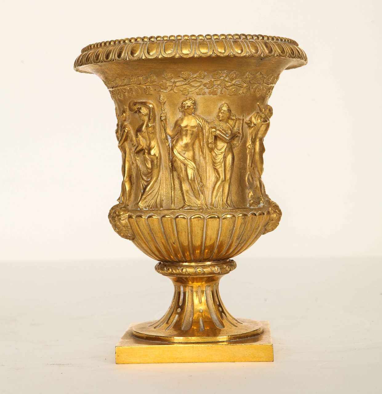Pair of Gilded Bronze Vases In Excellent Condition In Roma, IT