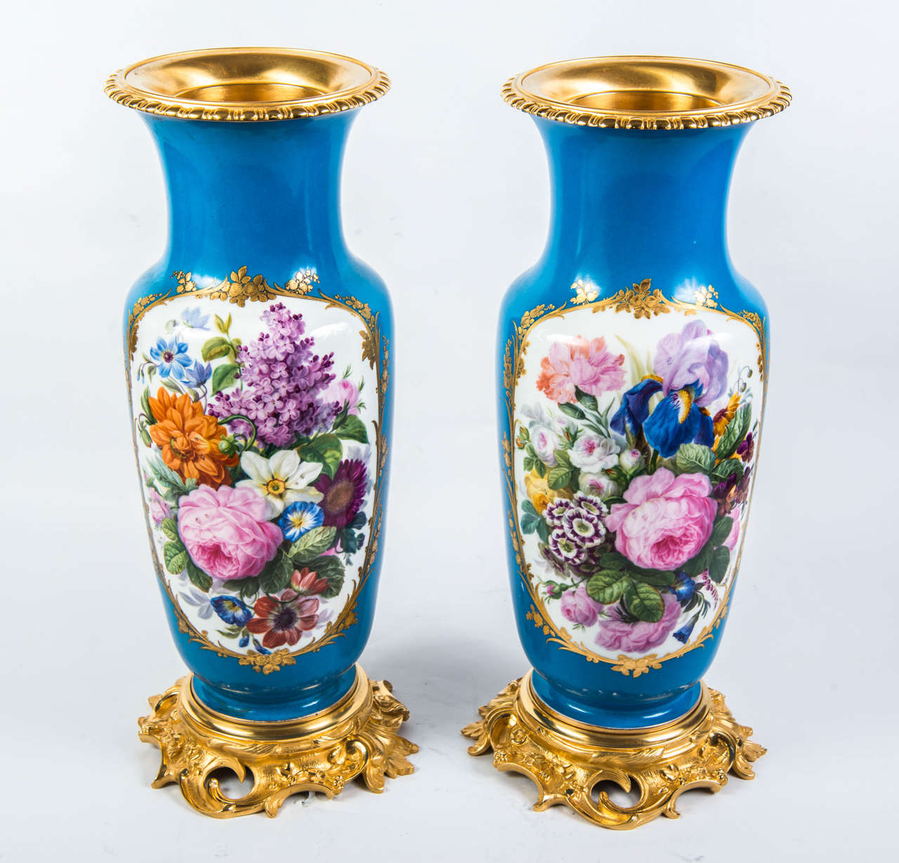 Pair of porcelain of Sèvres Vases.
different décor on each face, romantic scène, and flowers on the other side.