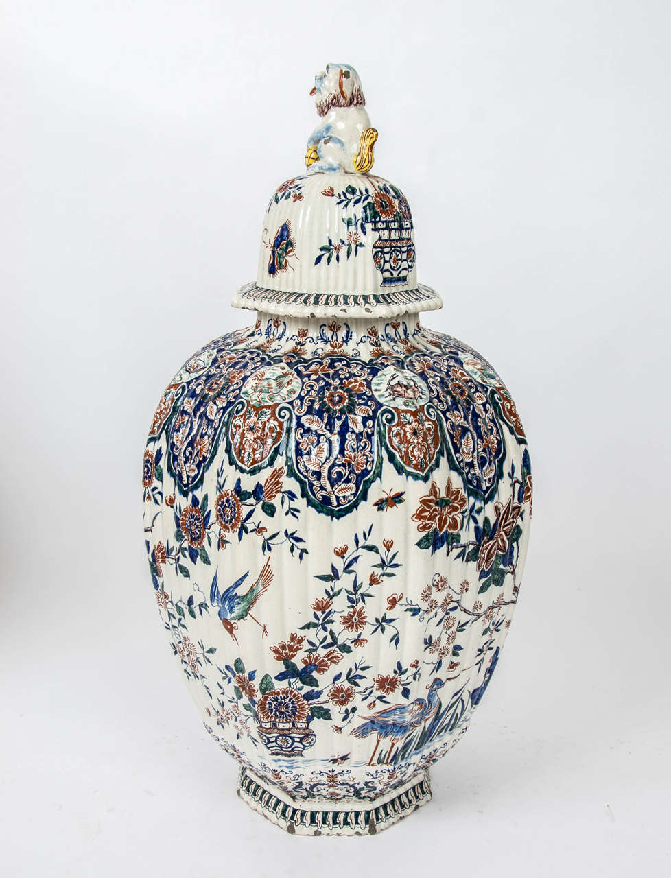 A massive garniture of 19th century Delf vases. In Good Condition In London, GB