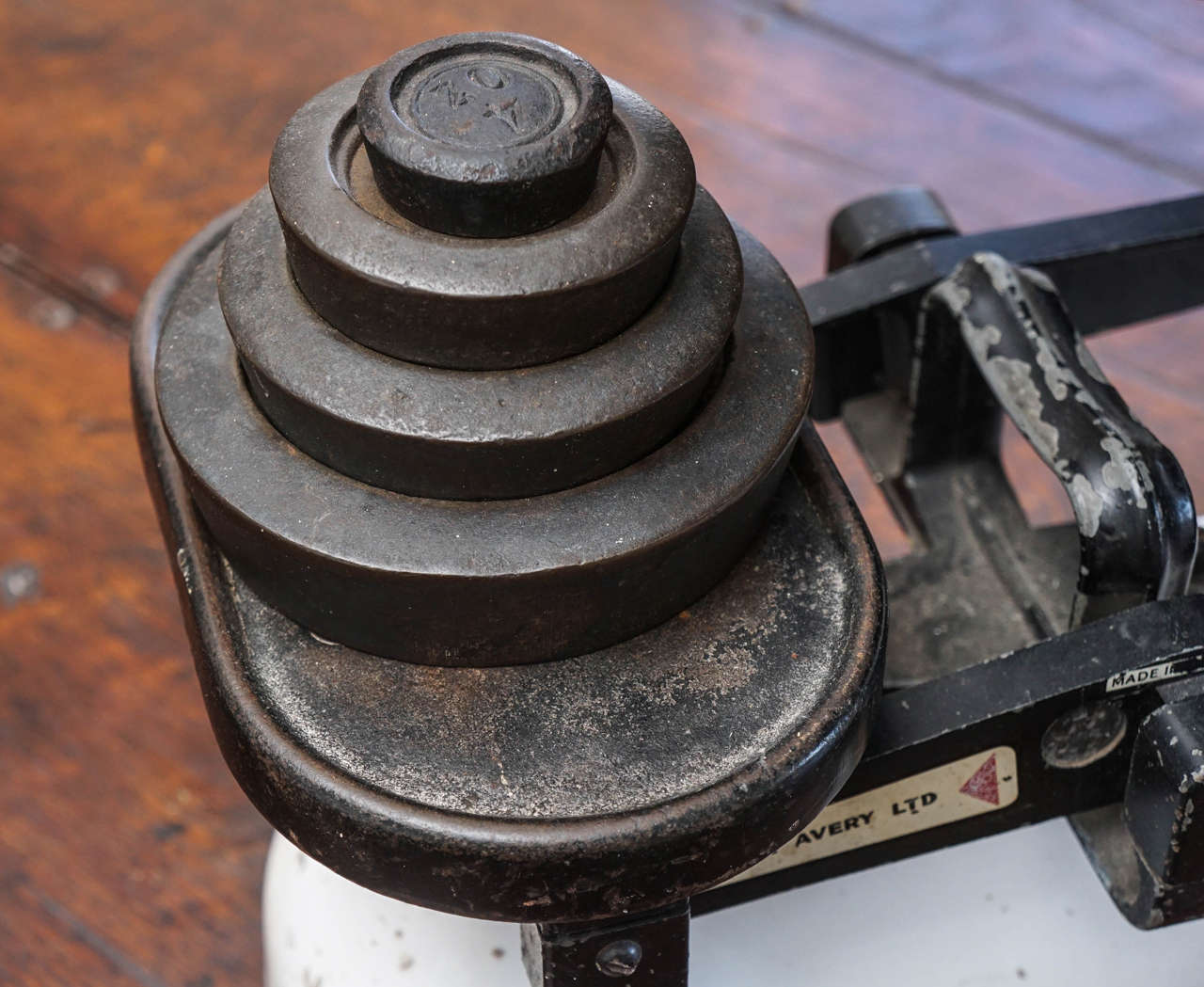 Early 20th Century English Grocery Scale