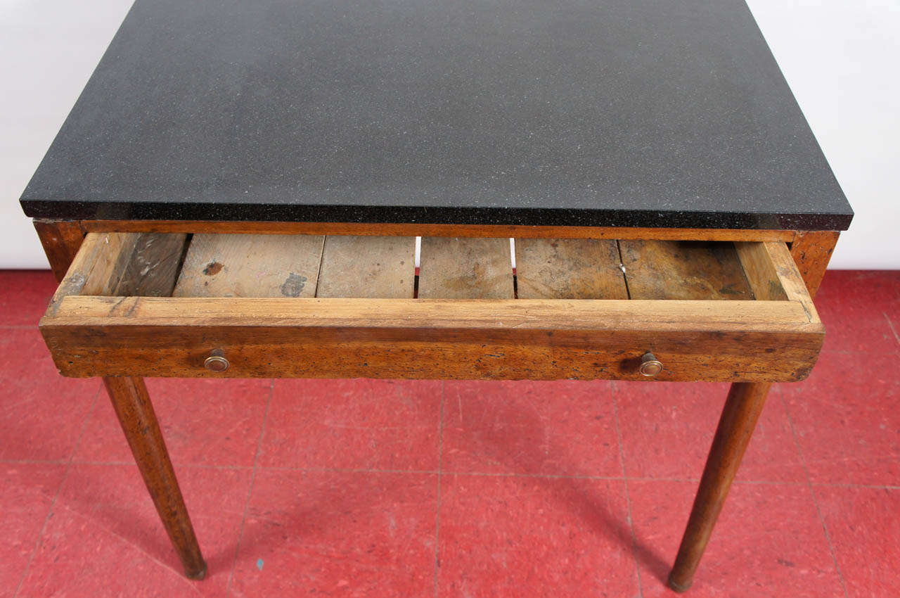French Restoration Style Walnut Desk In Good Condition In Sheffield, MA