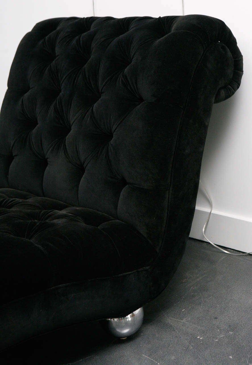 Vinage Black Velvet Chaise Lounge For Sale 1