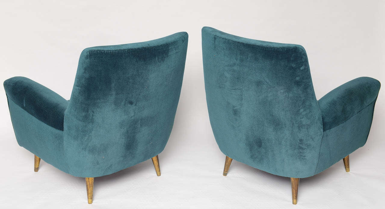 Pair of Vintage Teal Velvet Italian Armchairs For Sale 1