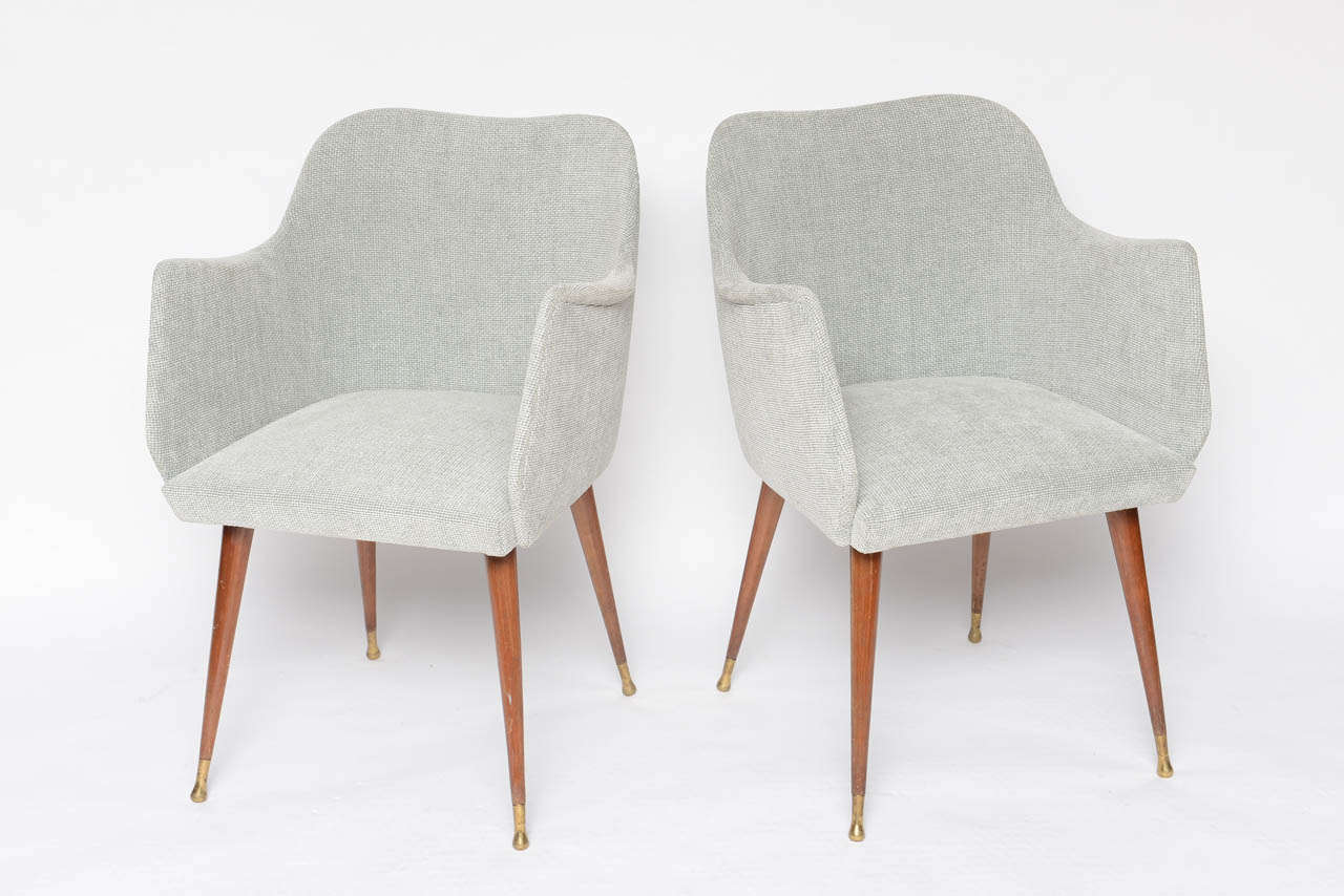 Pair of Sculptural Italian Sidechairs In Excellent Condition In Miami, FL