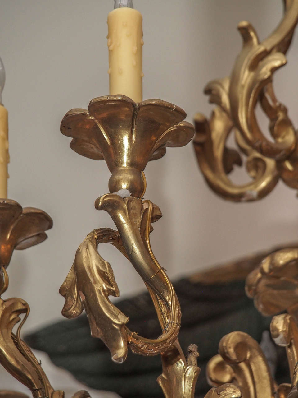 Italian Giltwood and Gesso Chandelier 3