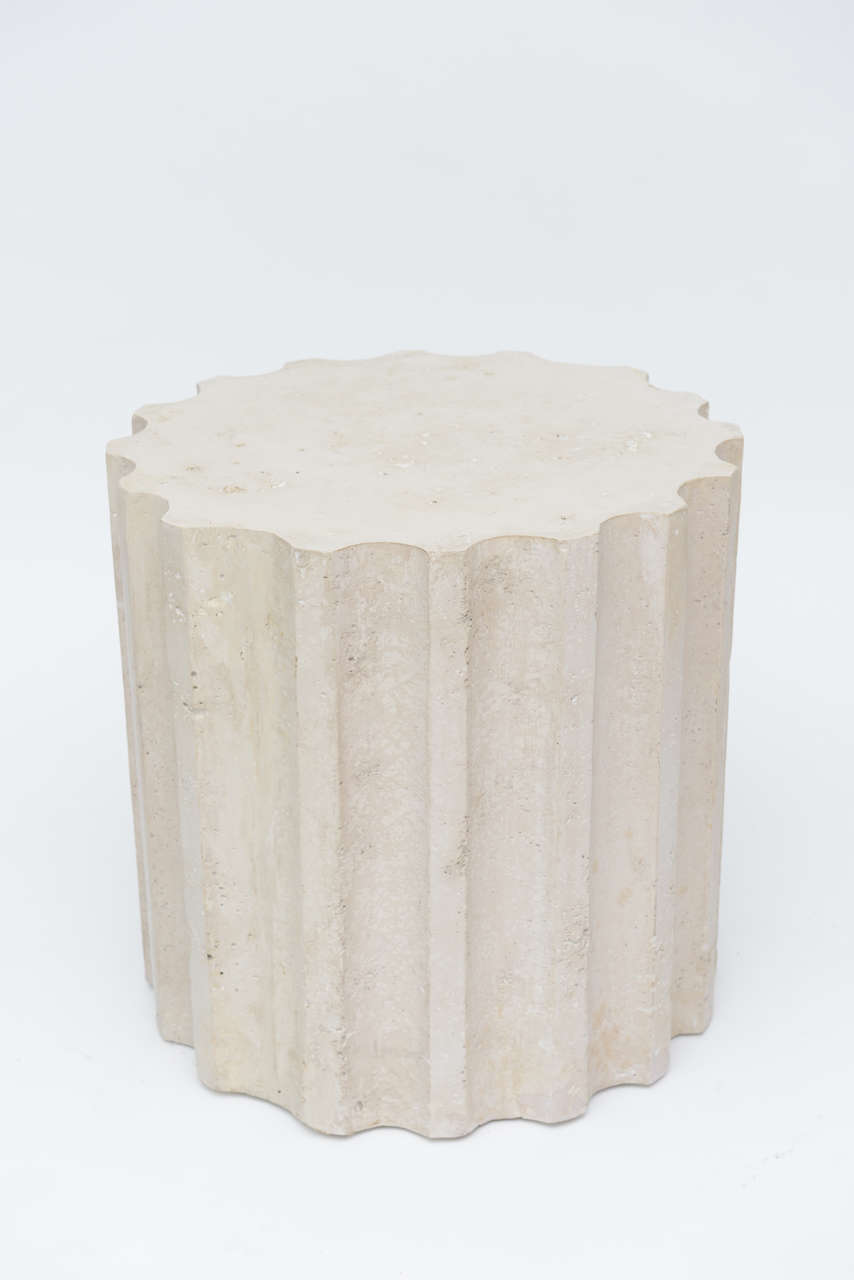 Table d'appoint en plâtre