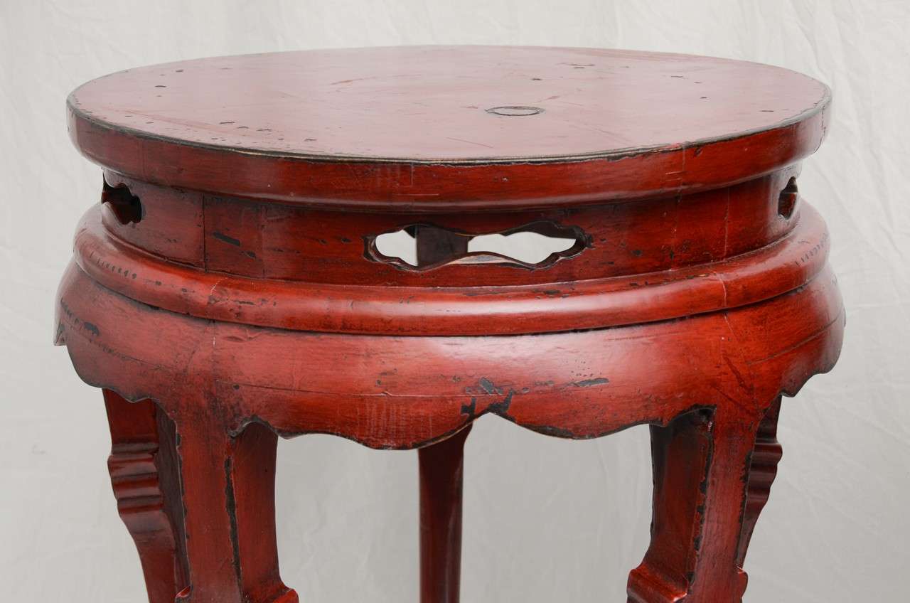 Late 19thC. Q'ing Dynasty Red Lacquered Shanghai Palace Jar Pedestal  In Excellent Condition For Sale In East Hampton, NY