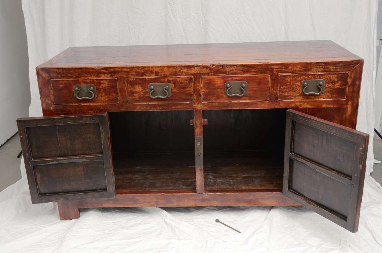 Early 19th Century Qing Dynasty Beijing Four-Drawer Southern Elm Buffet For Sale 2
