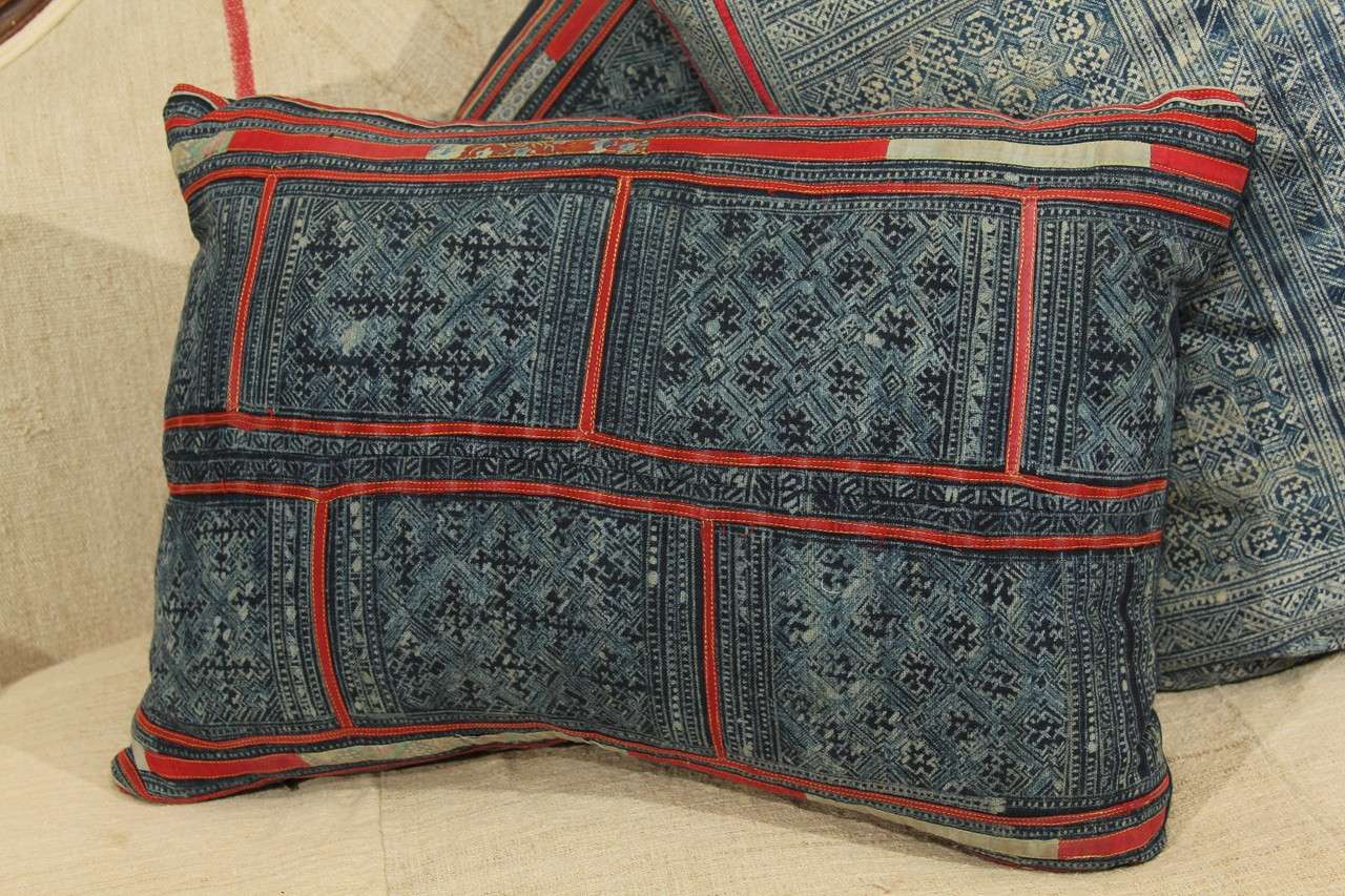 group of 3 vintage batik pillows In Good Condition In Seattle, WA