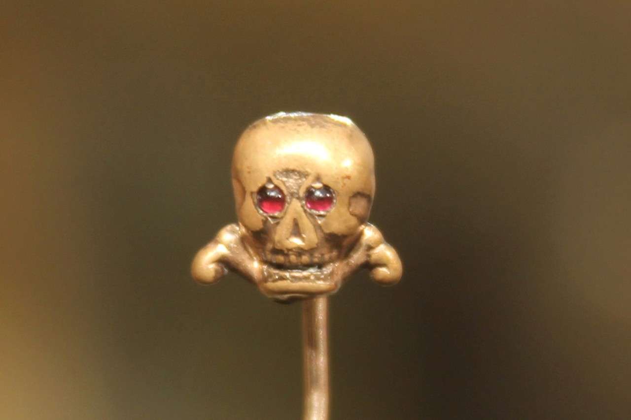 Skull Stick Pin 1