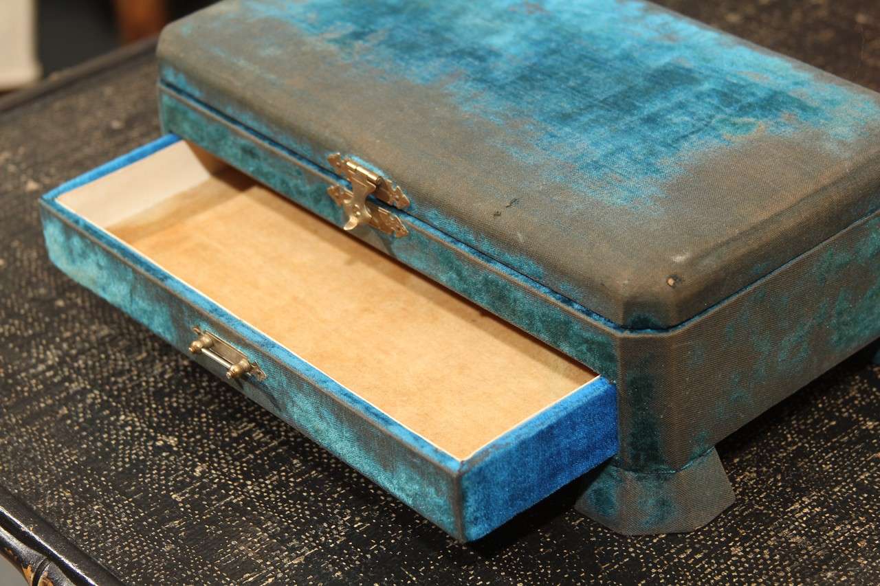 Mid-20th Century worn velvet box for love letters and jewels