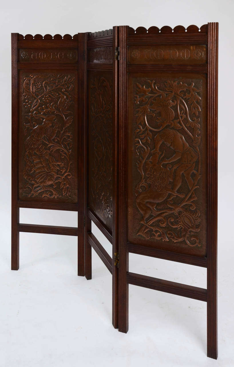 English Arts & Crafts 3 Fold Walnut and Copper Screen by Keswick School of Industrial Arts circa 1900 For Sale 1