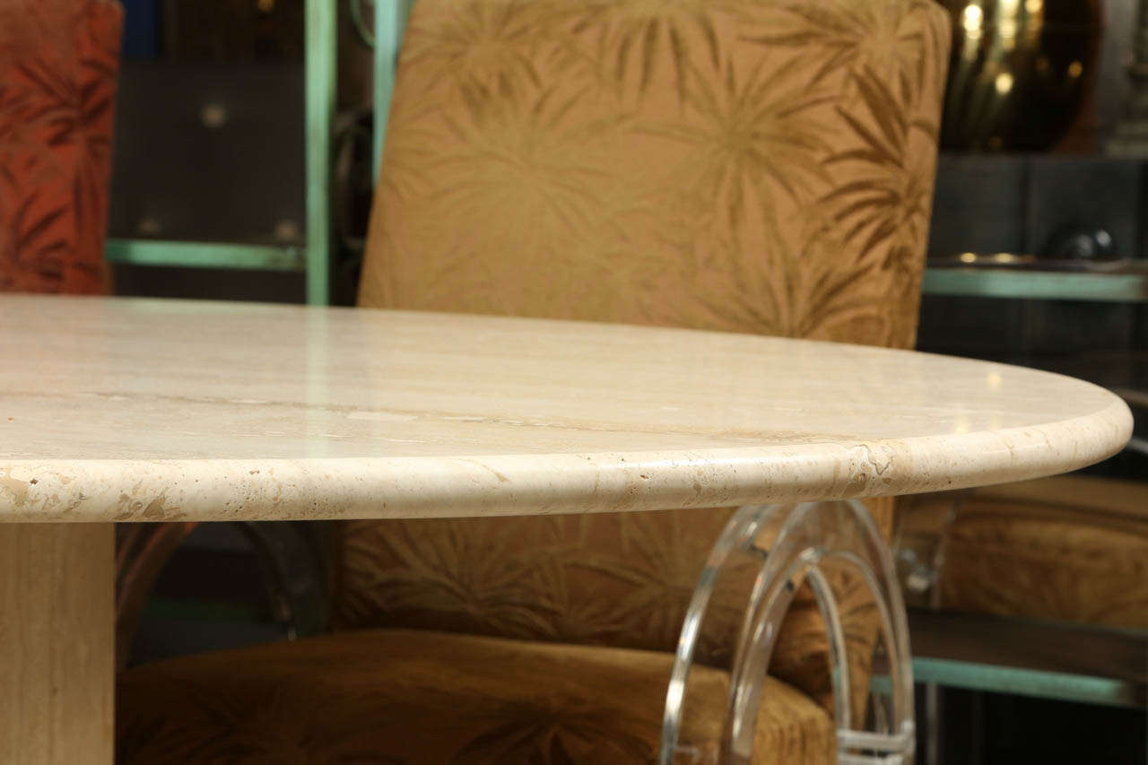 Classic Oval Polished Travertine Dining Table In Excellent Condition In New York, NY