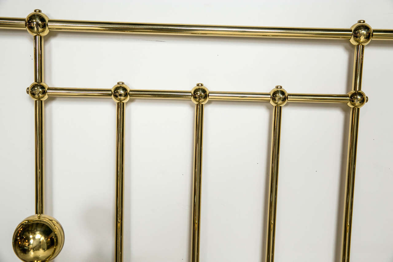 Pair of Twin Brass Beds with Rails, circa 1900 In Excellent Condition In Stamford, CT