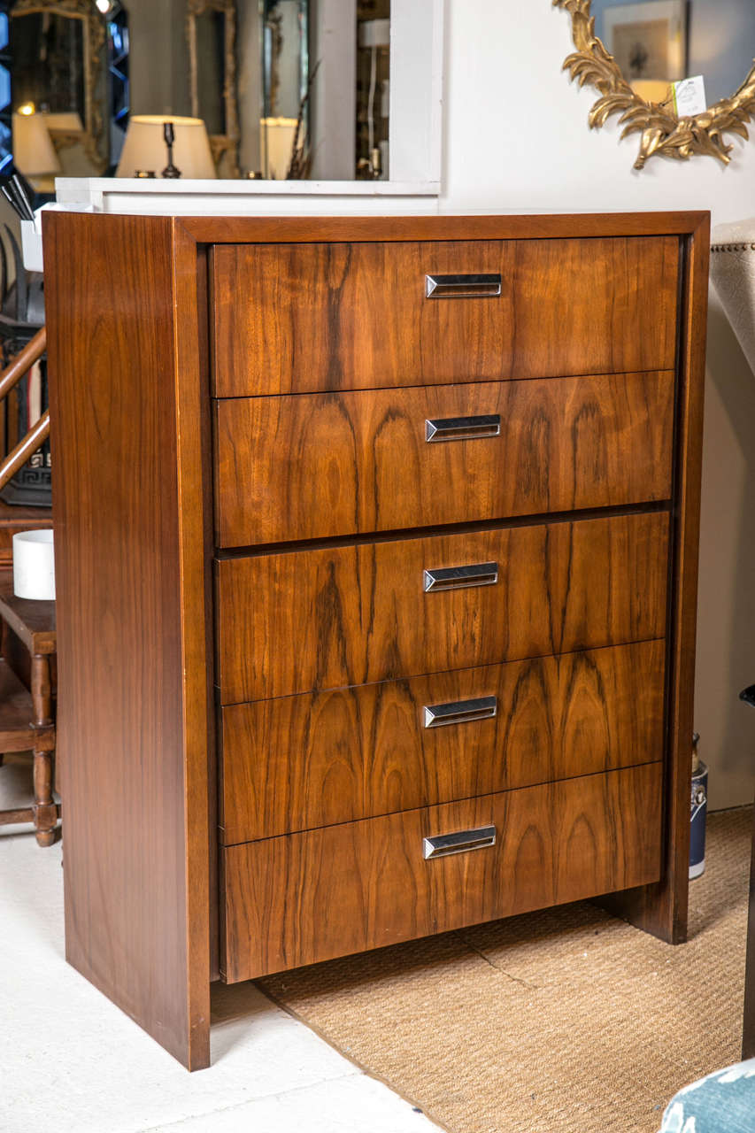 Chest of drawers or highboy dresser by Lane.
Five drawers book matched veneer with chrome pulls. Inside stamped by Lane.
Excellent condition.